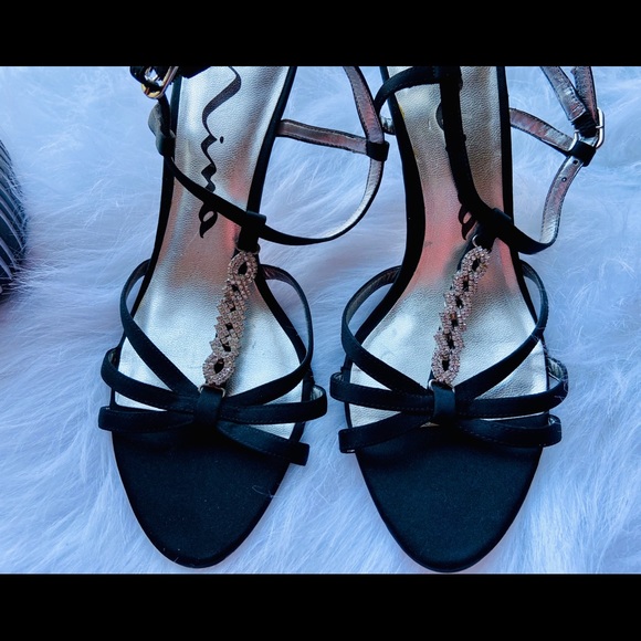 *SOLD*Nina Strappy Heels - Picture 2 of 6